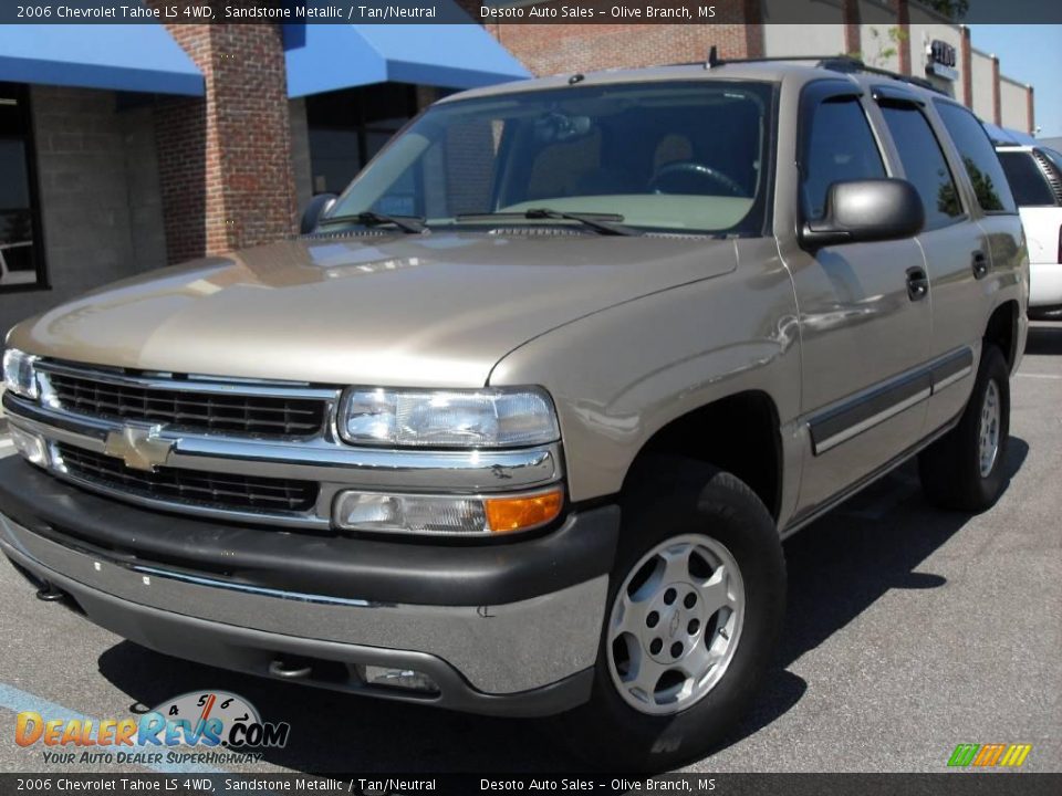 2006 Chevrolet Tahoe LS 4WD Sandstone Metallic / Tan/Neutral Photo #2