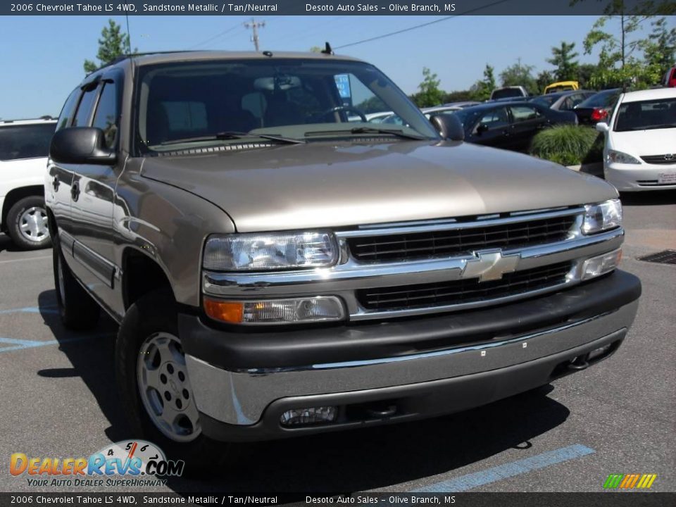 2006 Chevrolet Tahoe LS 4WD Sandstone Metallic / Tan/Neutral Photo #4