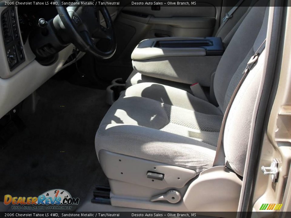 2006 Chevrolet Tahoe LS 4WD Sandstone Metallic / Tan/Neutral Photo #14