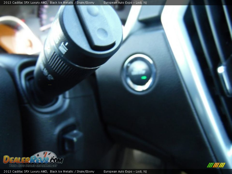 Controls of 2013 Cadillac SRX Luxury AWD Photo #25
