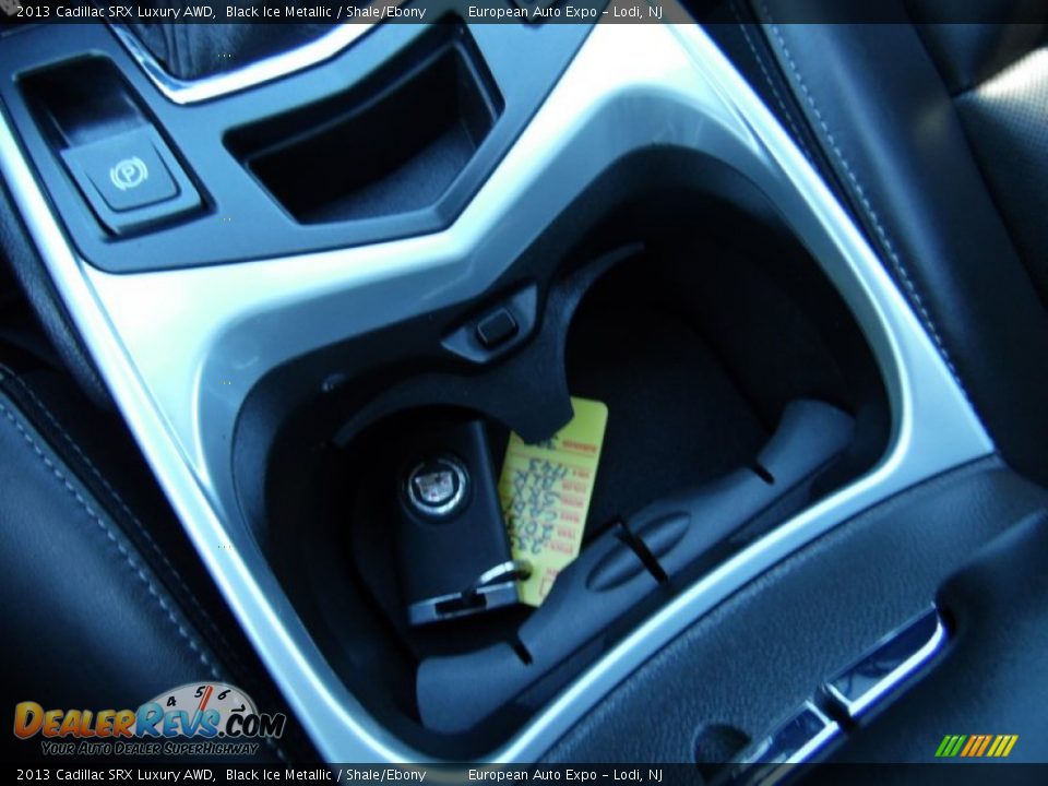 2013 Cadillac SRX Luxury AWD Black Ice Metallic / Shale/Ebony Photo #29