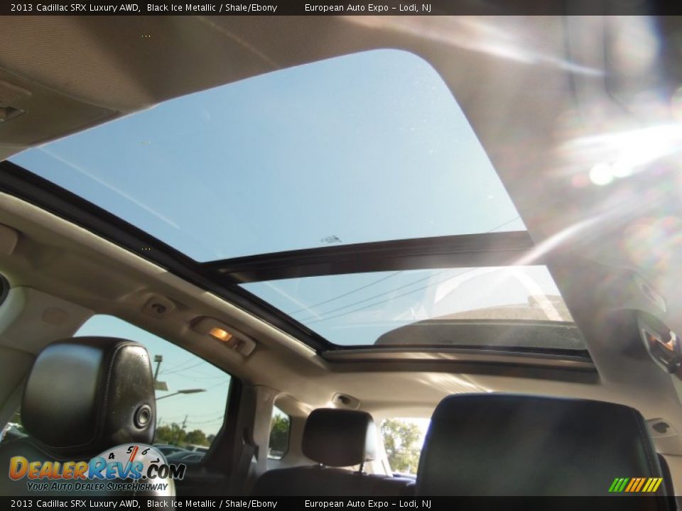 2013 Cadillac SRX Luxury AWD Black Ice Metallic / Shale/Ebony Photo #32