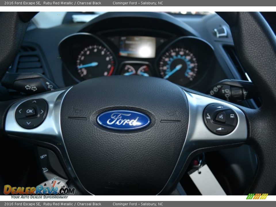 2016 Ford Escape SE Ruby Red Metallic / Charcoal Black Photo #18