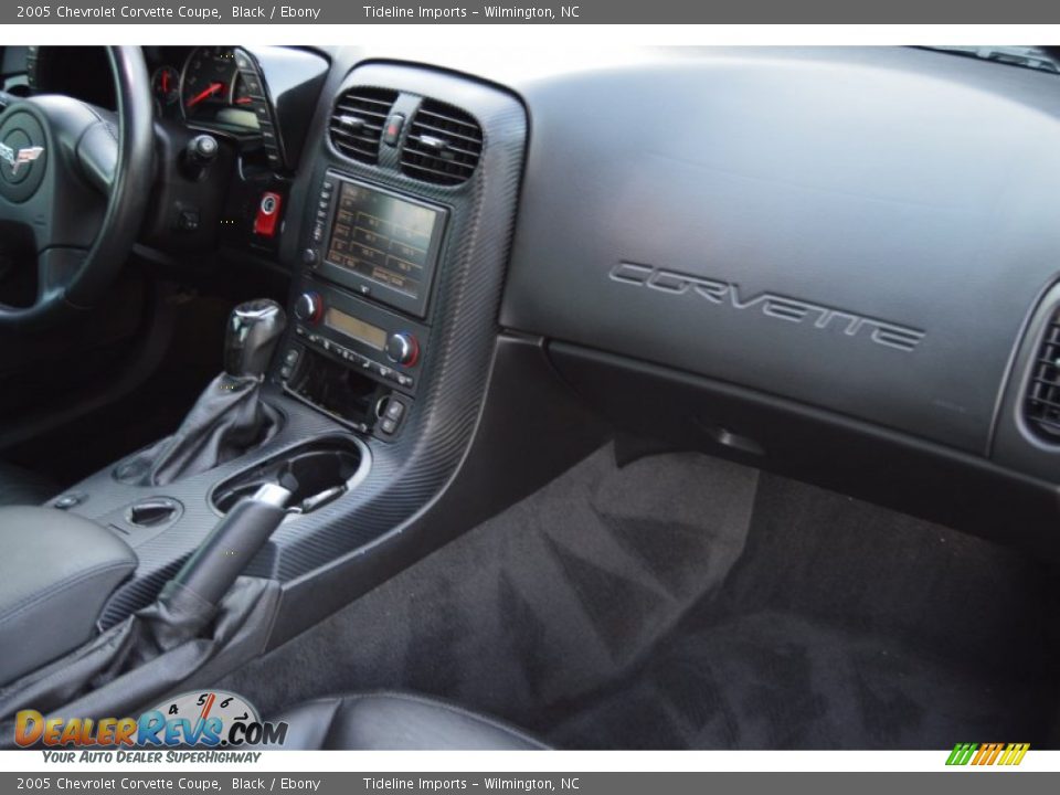 2005 Chevrolet Corvette Coupe Black / Ebony Photo #19