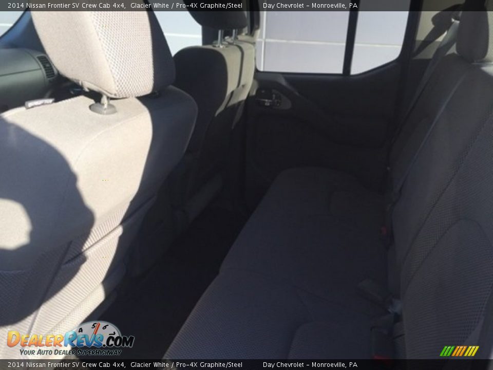 2014 Nissan Frontier SV Crew Cab 4x4 Glacier White / Pro-4X Graphite/Steel Photo #6