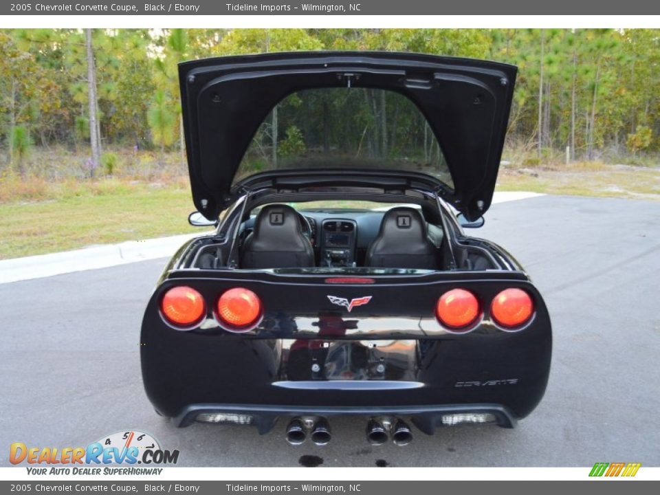 2005 Chevrolet Corvette Coupe Black / Ebony Photo #36