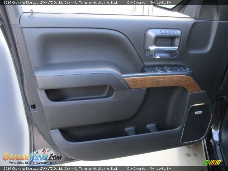 Door Panel of 2016 Chevrolet Silverado 1500 LTZ Double Cab 4x4 Photo #11