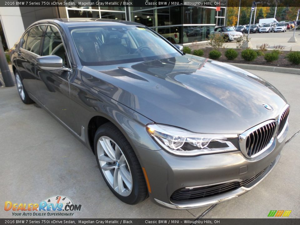 Front 3/4 View of 2016 BMW 7 Series 750i xDrive Sedan Photo #1