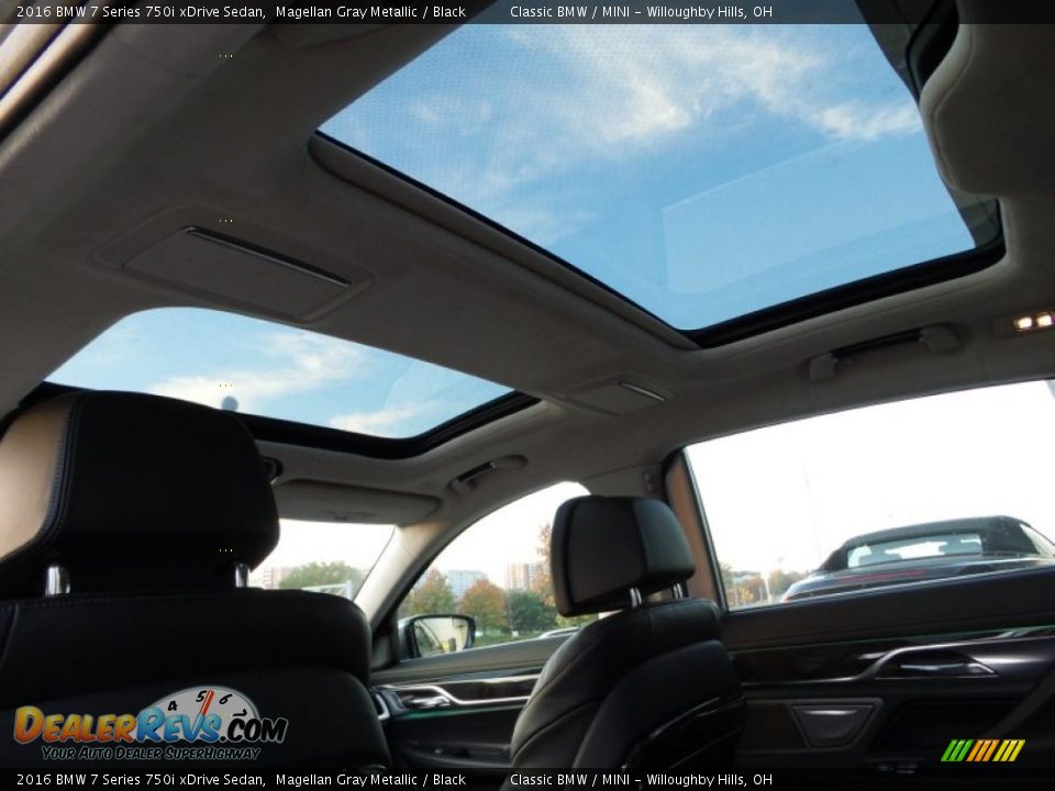 Sunroof of 2016 BMW 7 Series 750i xDrive Sedan Photo #6