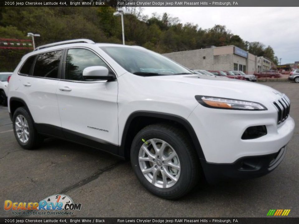 2016 Jeep Cherokee Latitude 4x4 Bright White / Black Photo #7