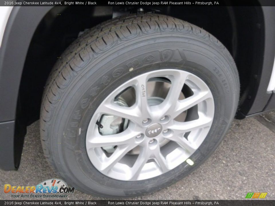 2016 Jeep Cherokee Latitude 4x4 Bright White / Black Photo #9