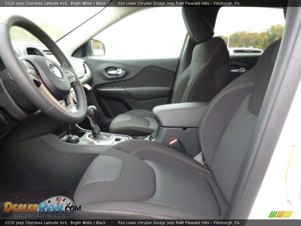 2016 Jeep Cherokee Latitude 4x4 Bright White / Black Photo #10
