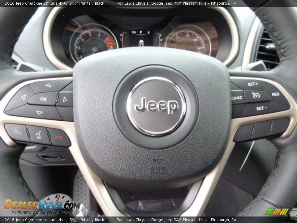 2016 Jeep Cherokee Latitude 4x4 Bright White / Black Photo #15