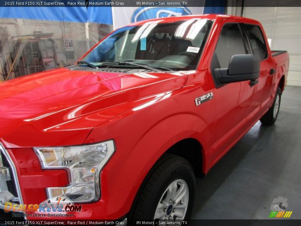 2015 Ford F150 XLT SuperCrew Race Red / Medium Earth Gray Photo #3