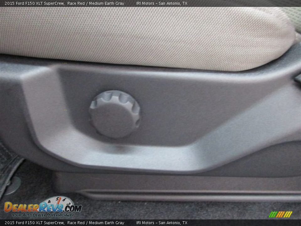2015 Ford F150 XLT SuperCrew Race Red / Medium Earth Gray Photo #13