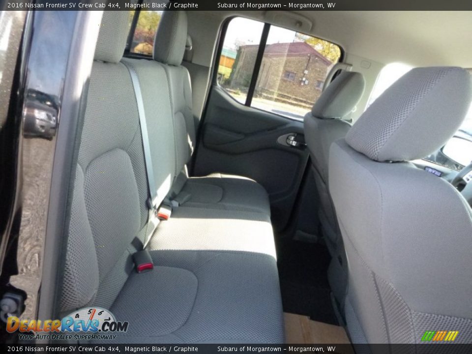2016 Nissan Frontier SV Crew Cab 4x4 Magnetic Black / Graphite Photo #5
