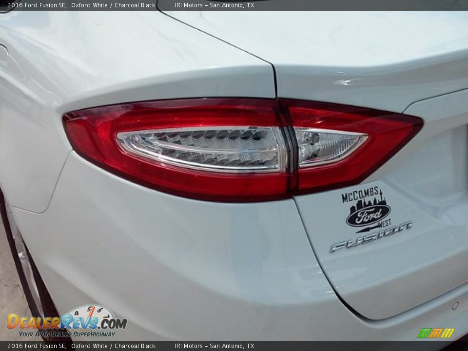 2016 Ford Fusion SE Oxford White / Charcoal Black Photo #6