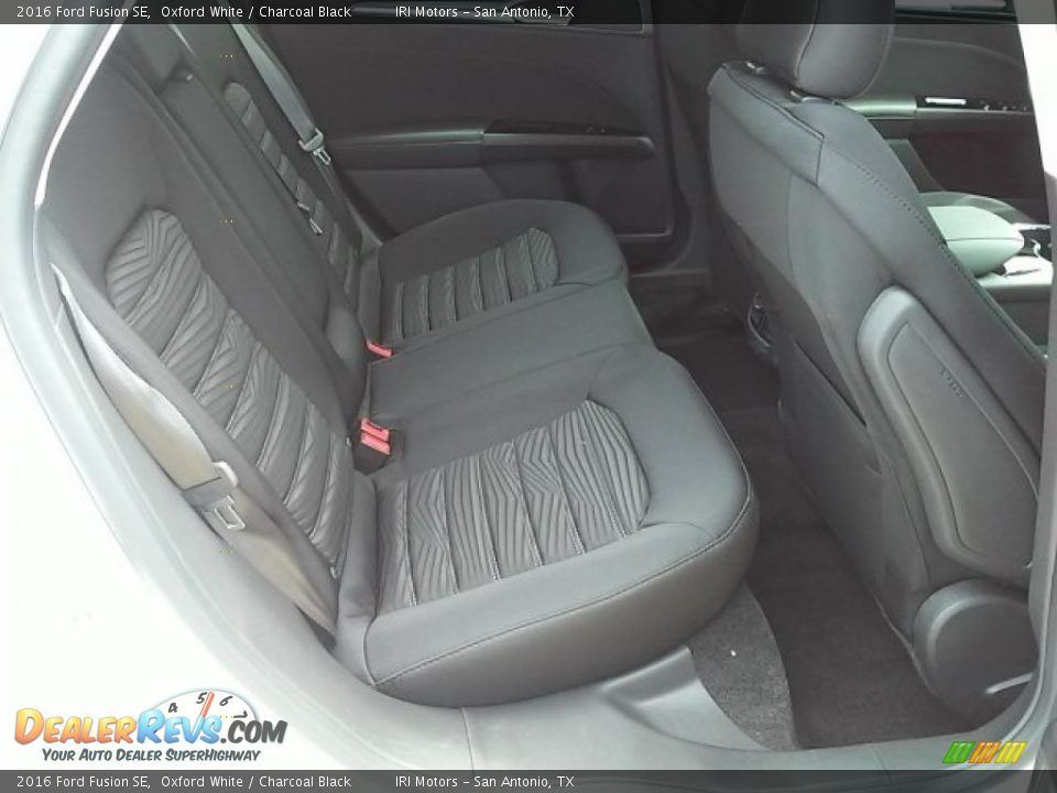 2016 Ford Fusion SE Oxford White / Charcoal Black Photo #16