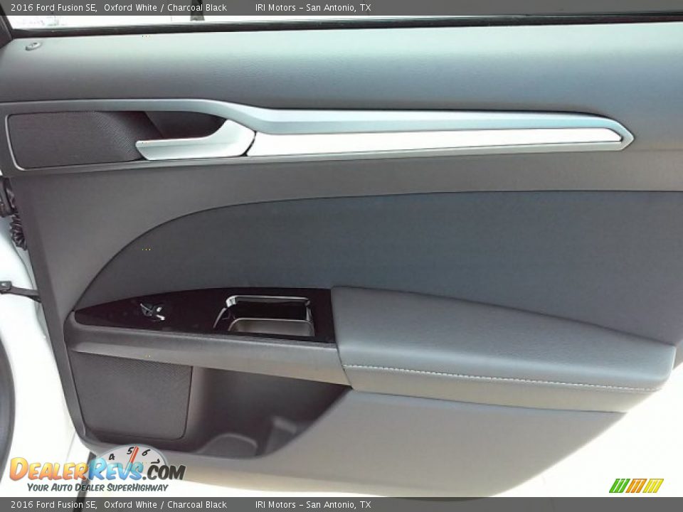 2016 Ford Fusion SE Oxford White / Charcoal Black Photo #17