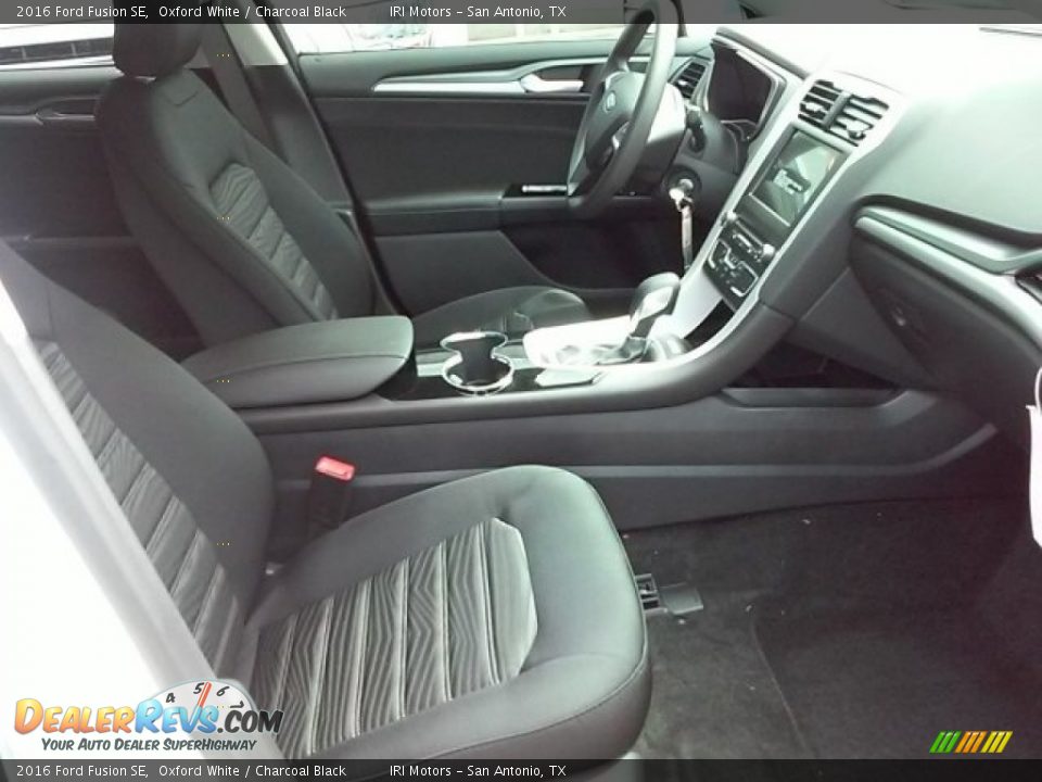 2016 Ford Fusion SE Oxford White / Charcoal Black Photo #20
