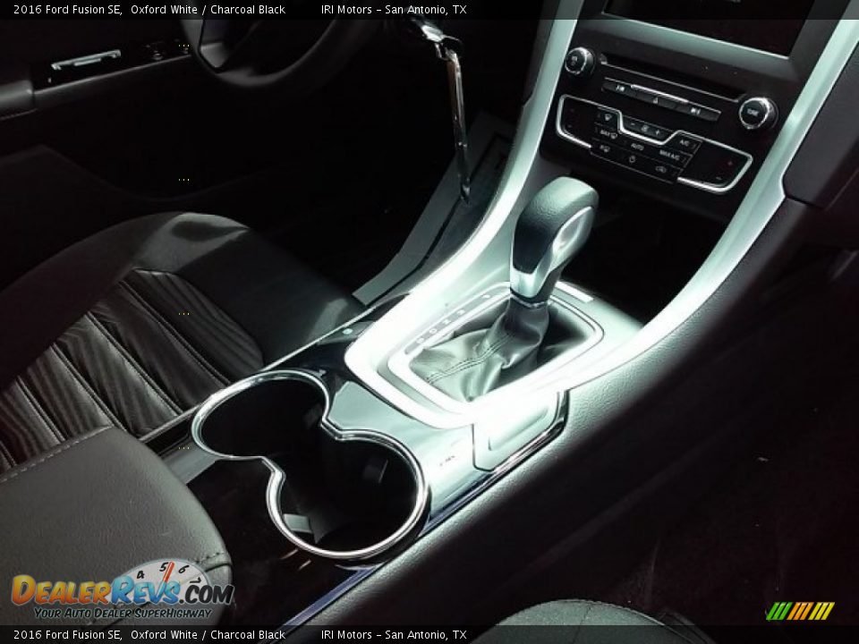 2016 Ford Fusion SE Oxford White / Charcoal Black Photo #23