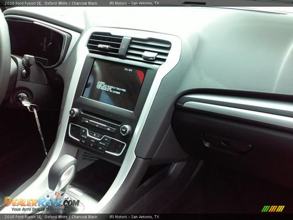 2016 Ford Fusion SE Oxford White / Charcoal Black Photo #24