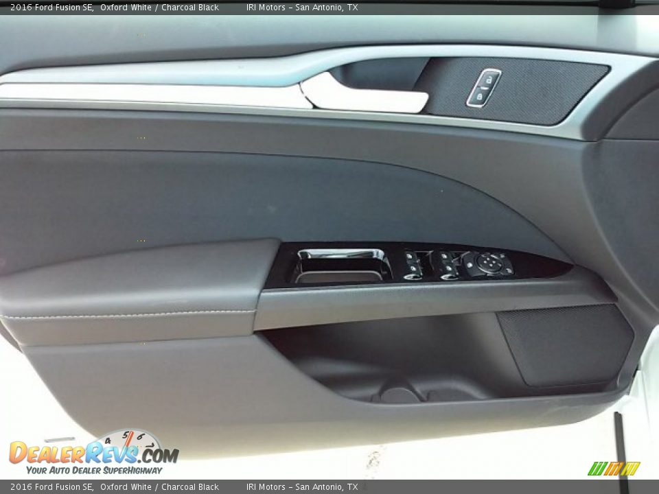 2016 Ford Fusion SE Oxford White / Charcoal Black Photo #26