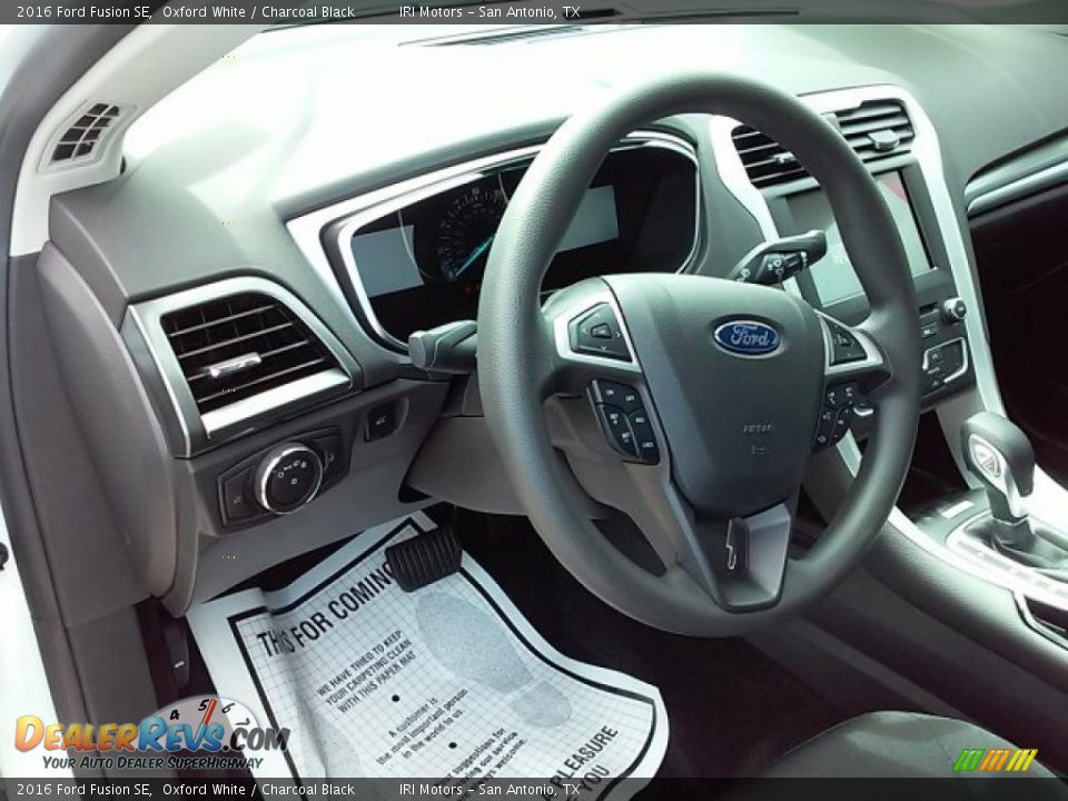 2016 Ford Fusion SE Oxford White / Charcoal Black Photo #27