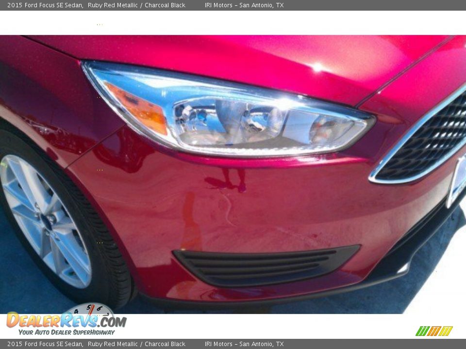 2015 Ford Focus SE Sedan Ruby Red Metallic / Charcoal Black Photo #4