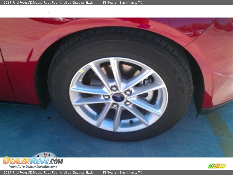 2015 Ford Focus SE Sedan Ruby Red Metallic / Charcoal Black Photo #5