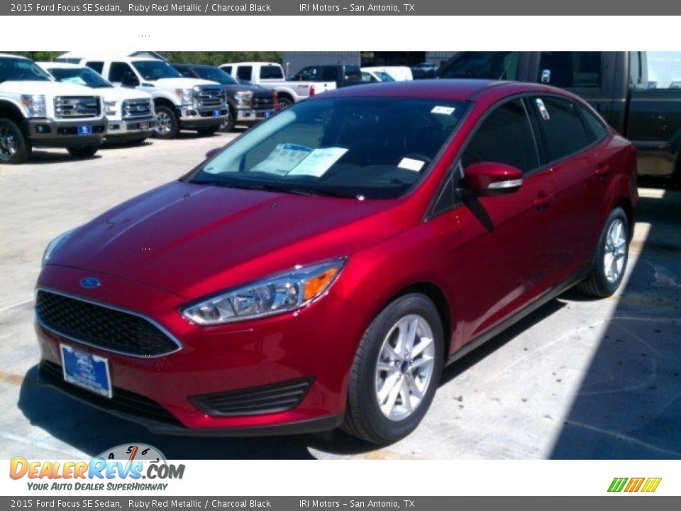 2015 Ford Focus SE Sedan Ruby Red Metallic / Charcoal Black Photo #8