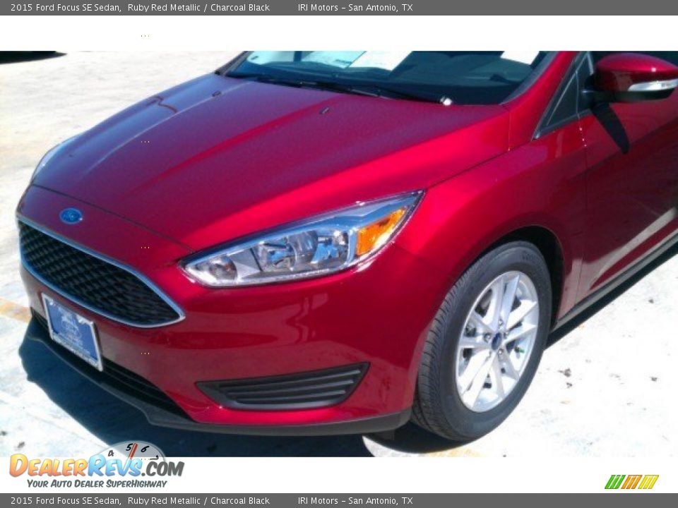2015 Ford Focus SE Sedan Ruby Red Metallic / Charcoal Black Photo #9