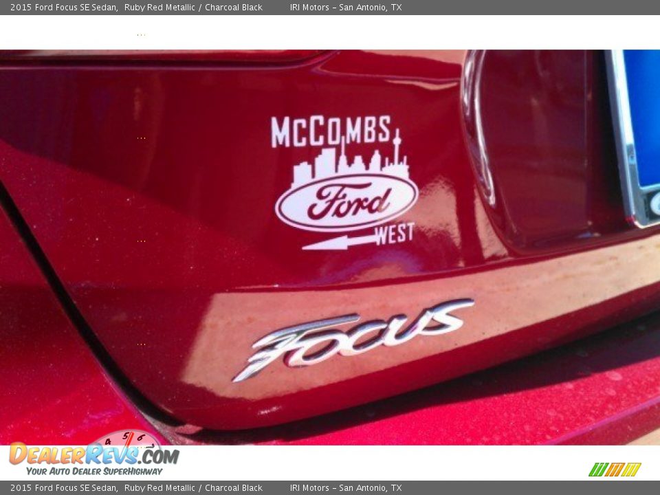 2015 Ford Focus SE Sedan Ruby Red Metallic / Charcoal Black Photo #12