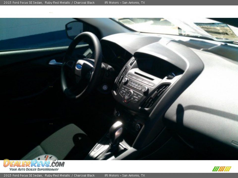 2015 Ford Focus SE Sedan Ruby Red Metallic / Charcoal Black Photo #21