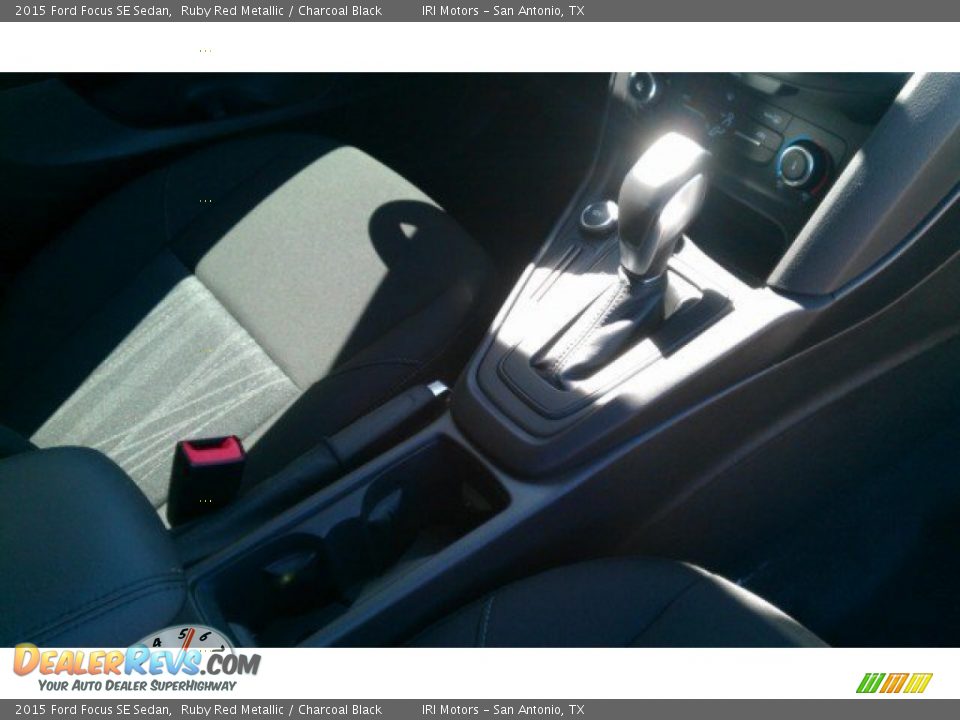 2015 Ford Focus SE Sedan Ruby Red Metallic / Charcoal Black Photo #22