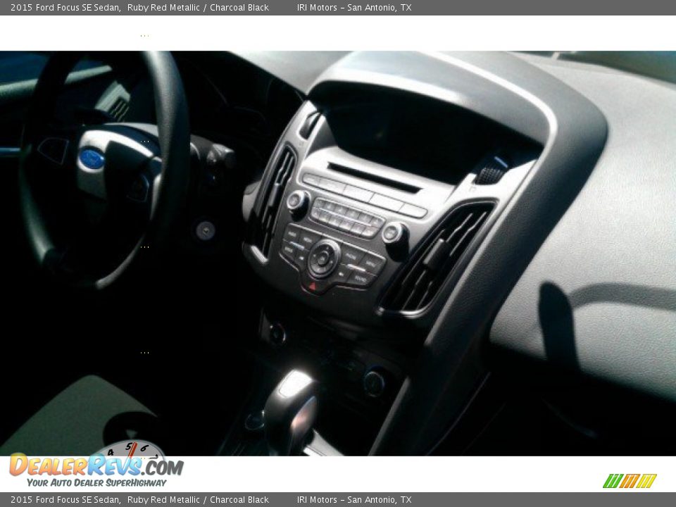 2015 Ford Focus SE Sedan Ruby Red Metallic / Charcoal Black Photo #23