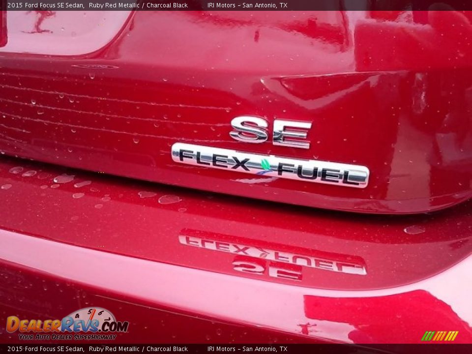 2015 Ford Focus SE Sedan Ruby Red Metallic / Charcoal Black Photo #34