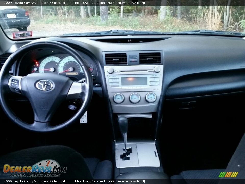 2009 Toyota Camry SE Black / Charcoal Photo #19