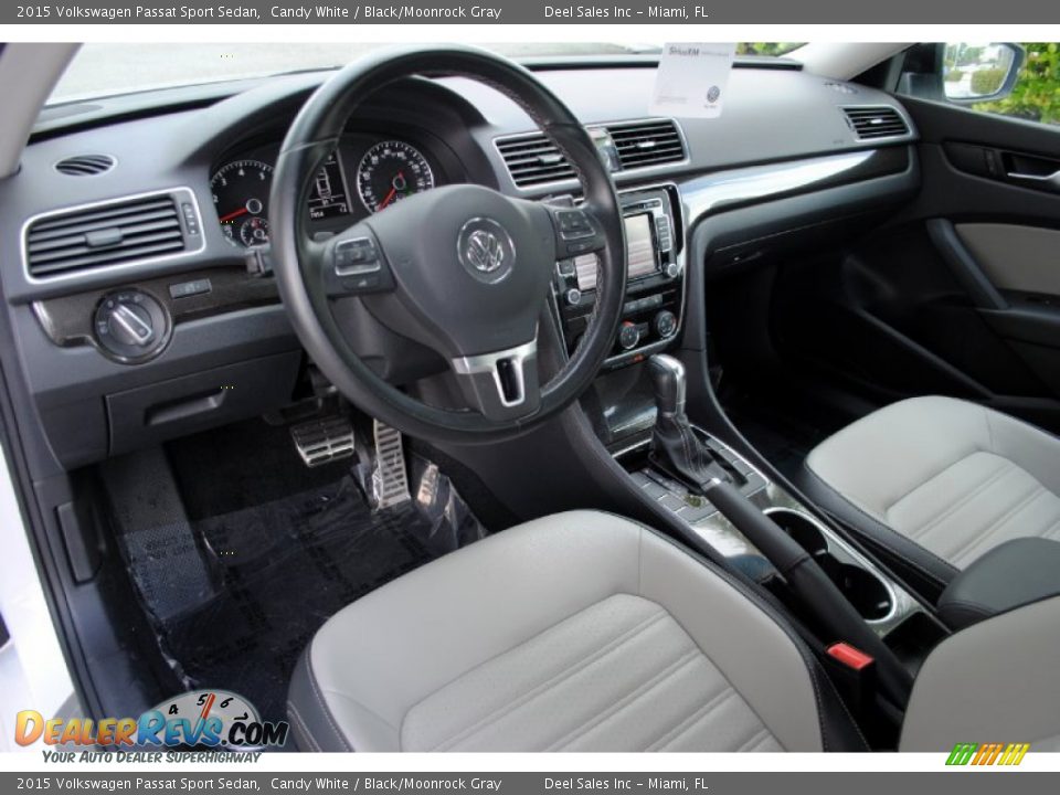 Black/Moonrock Gray Interior - 2015 Volkswagen Passat Sport Sedan Photo #17