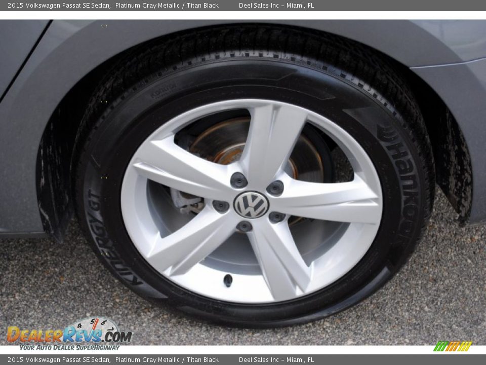2015 Volkswagen Passat SE Sedan Platinum Gray Metallic / Titan Black Photo #11