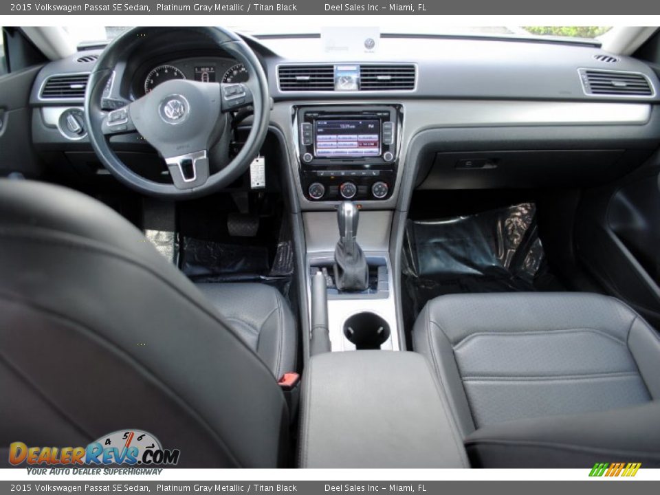2015 Volkswagen Passat SE Sedan Platinum Gray Metallic / Titan Black Photo #13