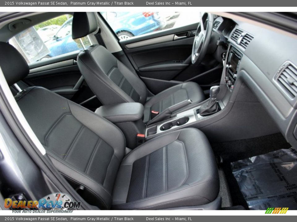 Front Seat of 2015 Volkswagen Passat SE Sedan Photo #19
