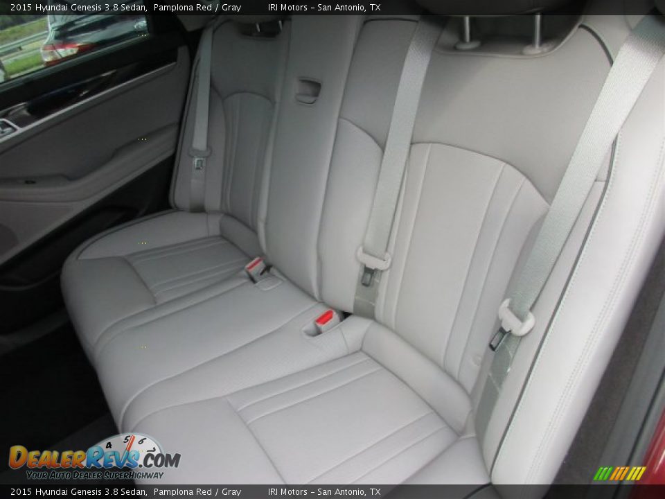 2015 Hyundai Genesis 3.8 Sedan Pamplona Red / Gray Photo #10