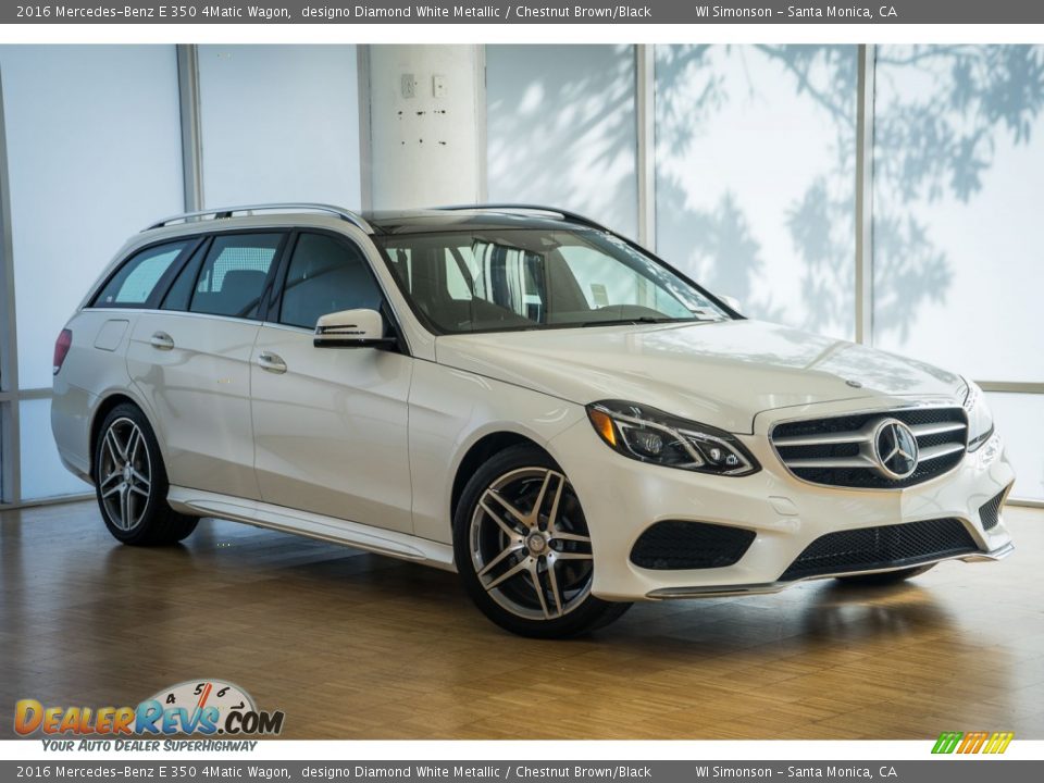 Front 3/4 View of 2016 Mercedes-Benz E 350 4Matic Wagon Photo #12