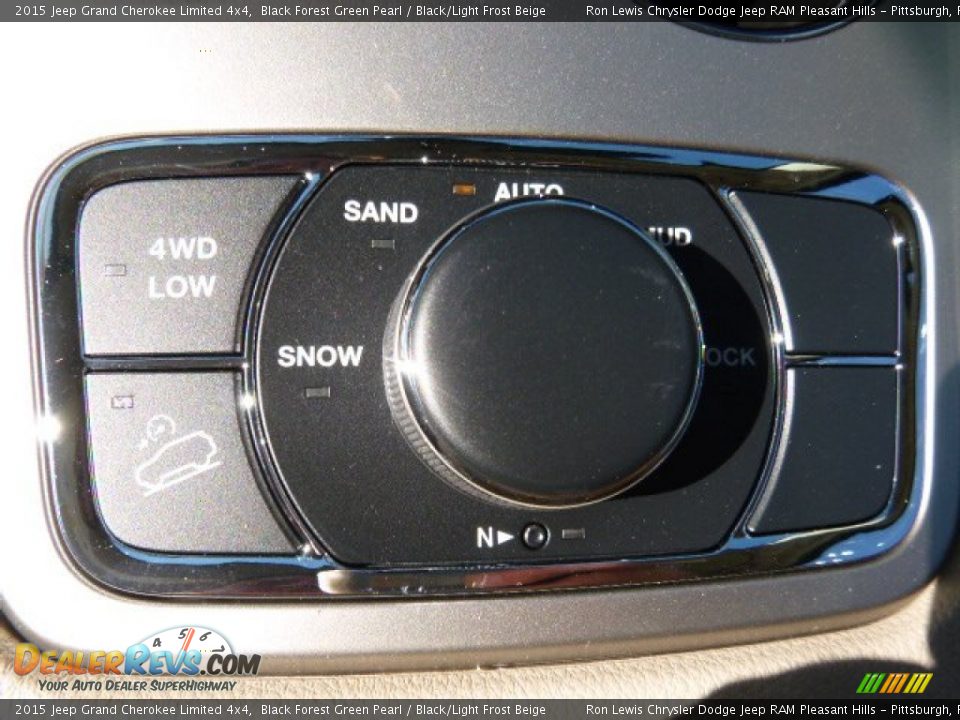 2015 Jeep Grand Cherokee Limited 4x4 Black Forest Green Pearl / Black/Light Frost Beige Photo #15