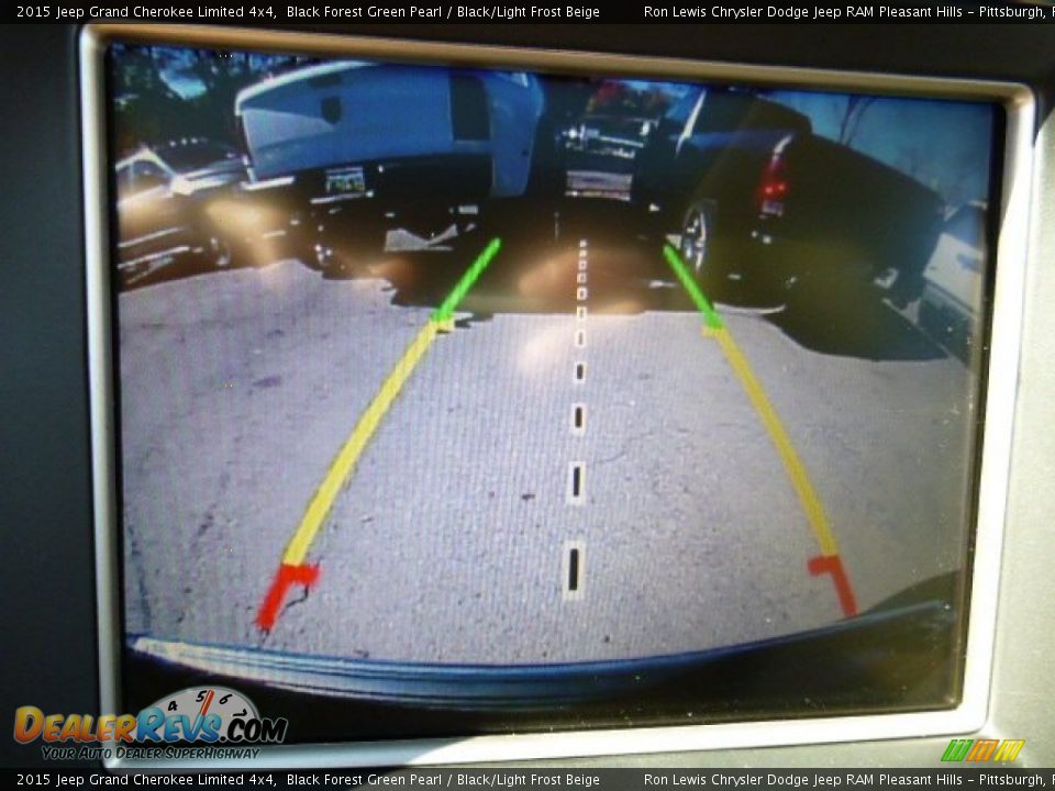 2015 Jeep Grand Cherokee Limited 4x4 Black Forest Green Pearl / Black/Light Frost Beige Photo #17