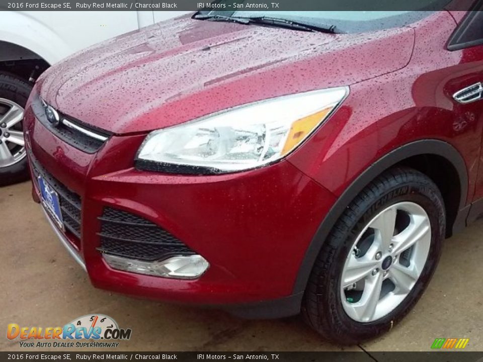 2016 Ford Escape SE Ruby Red Metallic / Charcoal Black Photo #3
