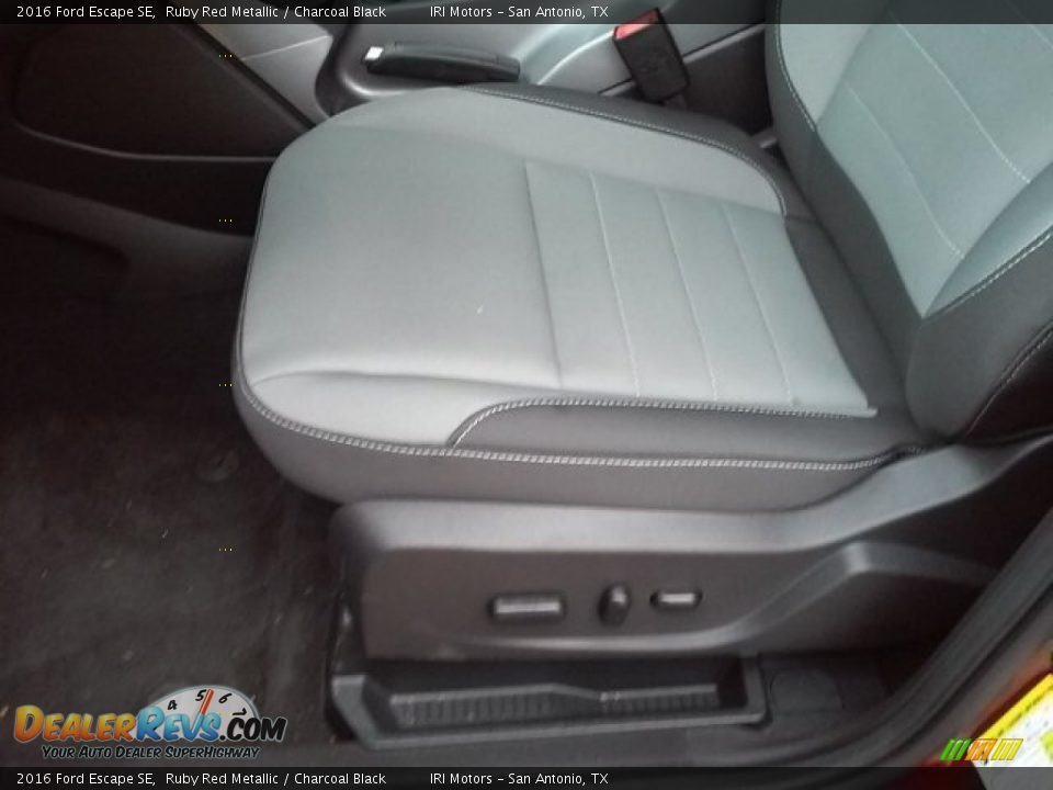 2016 Ford Escape SE Ruby Red Metallic / Charcoal Black Photo #12