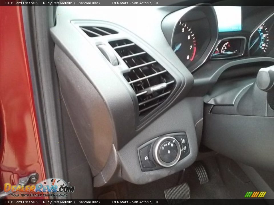 2016 Ford Escape SE Ruby Red Metallic / Charcoal Black Photo #15