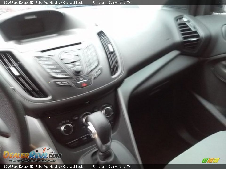 2016 Ford Escape SE Ruby Red Metallic / Charcoal Black Photo #17